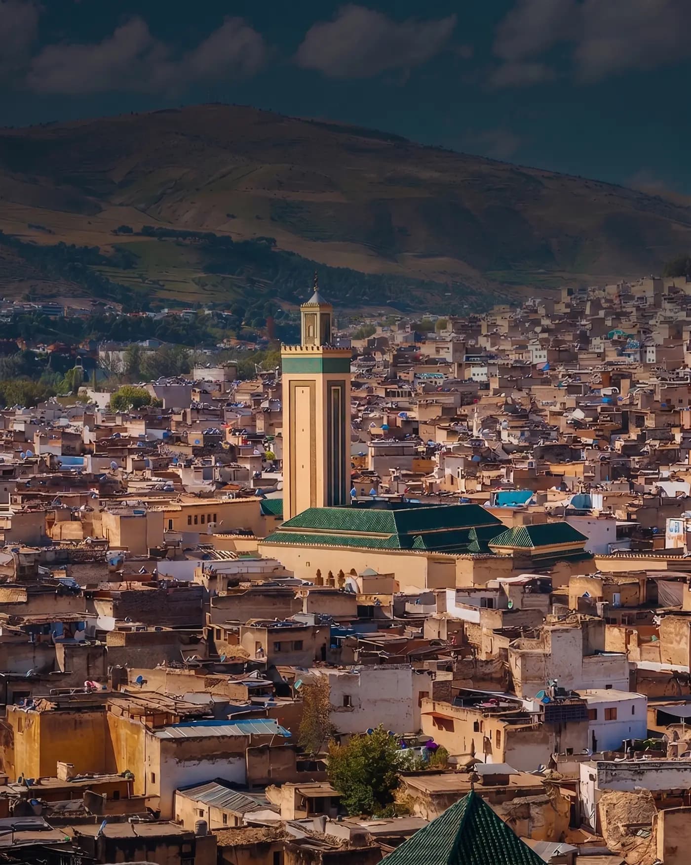 Vue d'une ville marocaine, illustrant la couverture nationale du réseau Solter